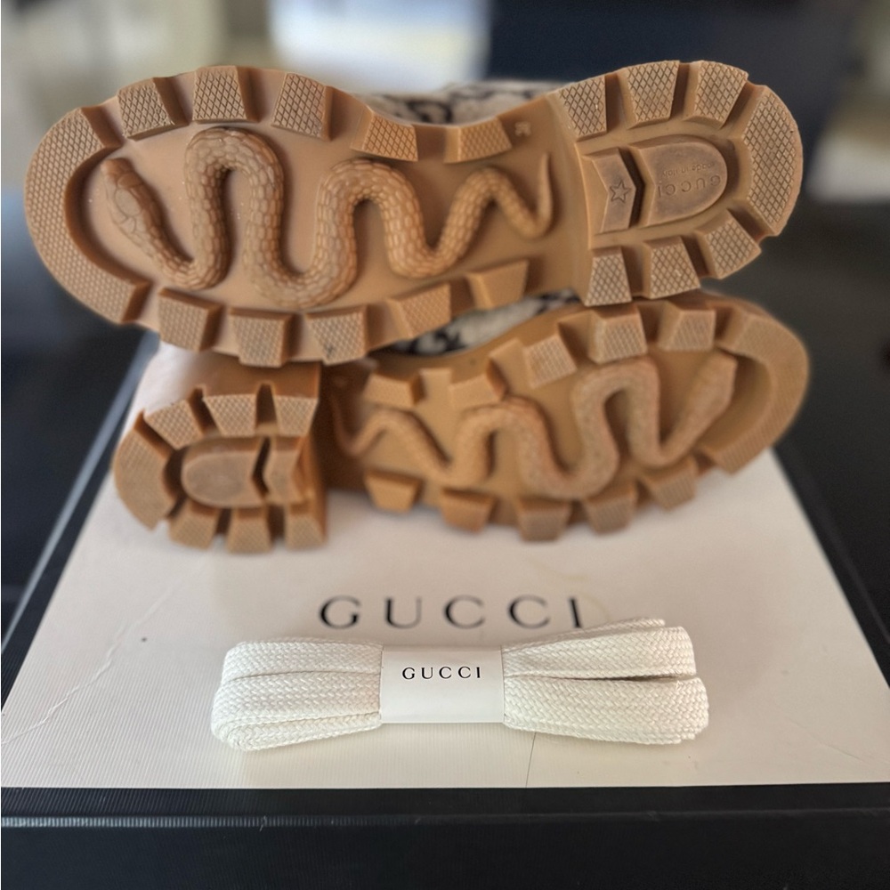 Gucci Cream and Brown Lace Up Boots with Hiking Style - Picture 3 of 6